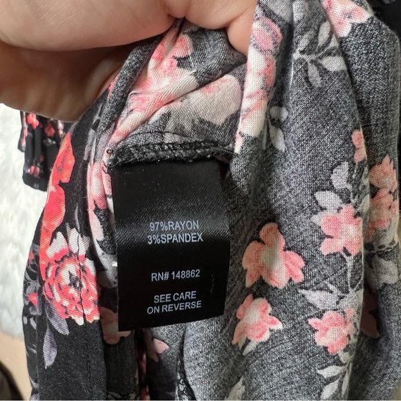 Torrid Black/Pink Long Sleeve Floral Dress Size 3 - Picture 3 of 4